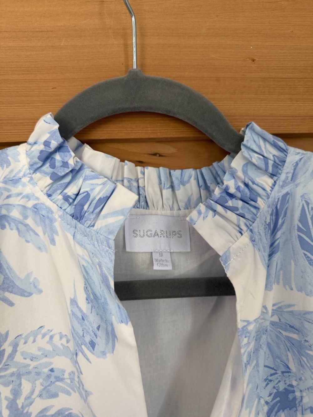 Sugarlips Blue White Tropical Print Flutter Sleeve Mini Dress - Picture 6 of 7